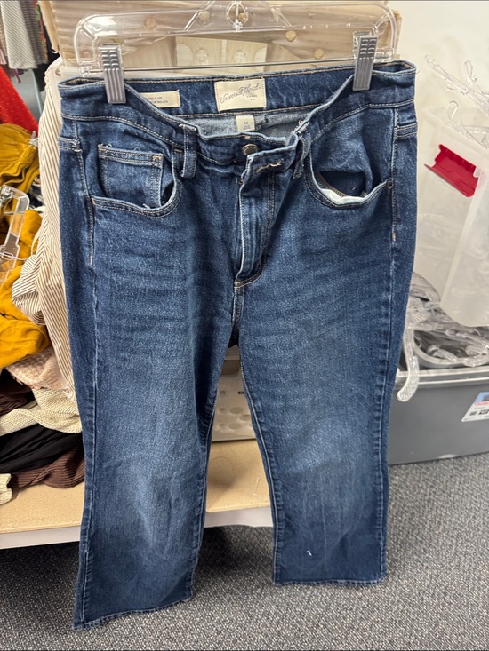 Universal Thread Denim - Universal thread high rise flare jeans 6 short // 062708